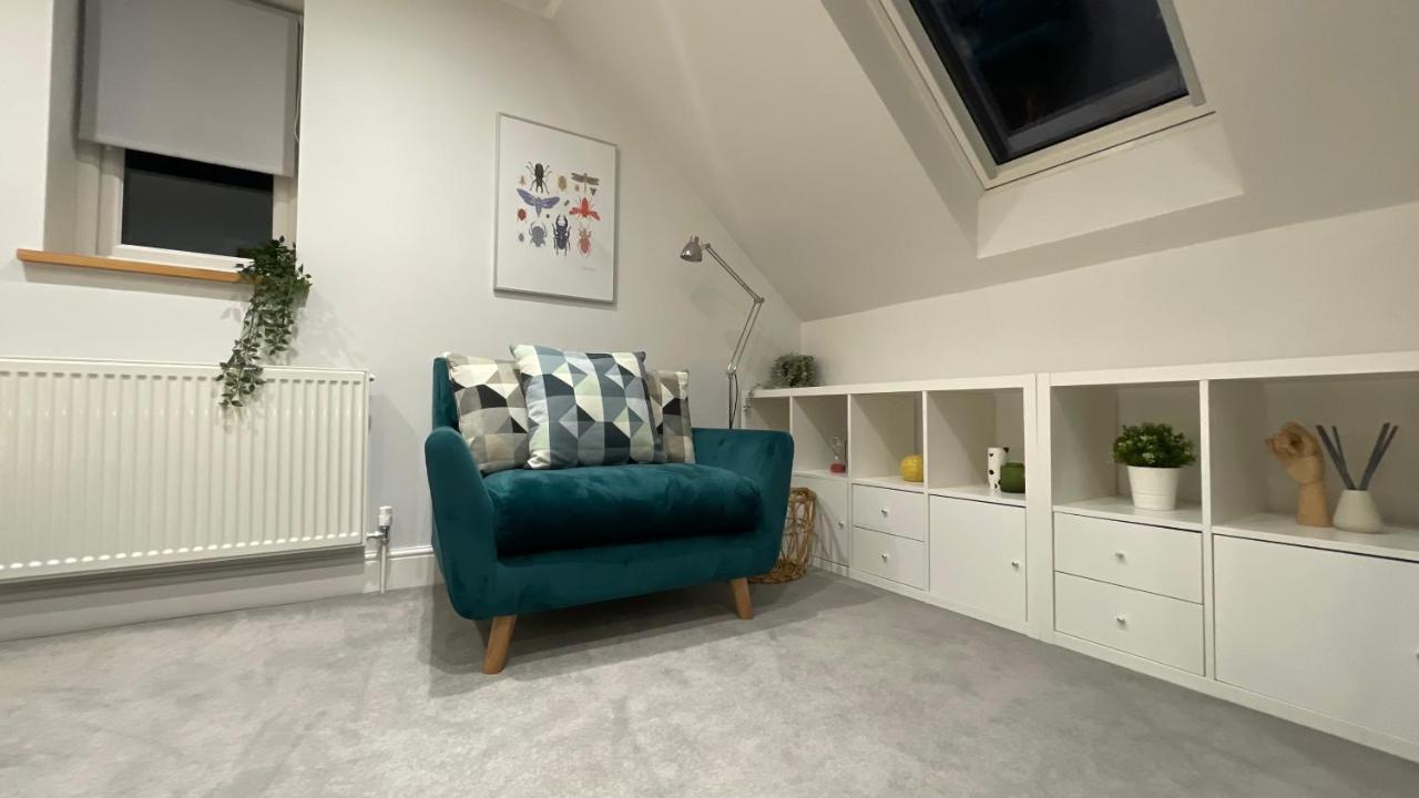 Unique Luxury Detached Apartment In Windsor That Sleeps 4 Exterior foto