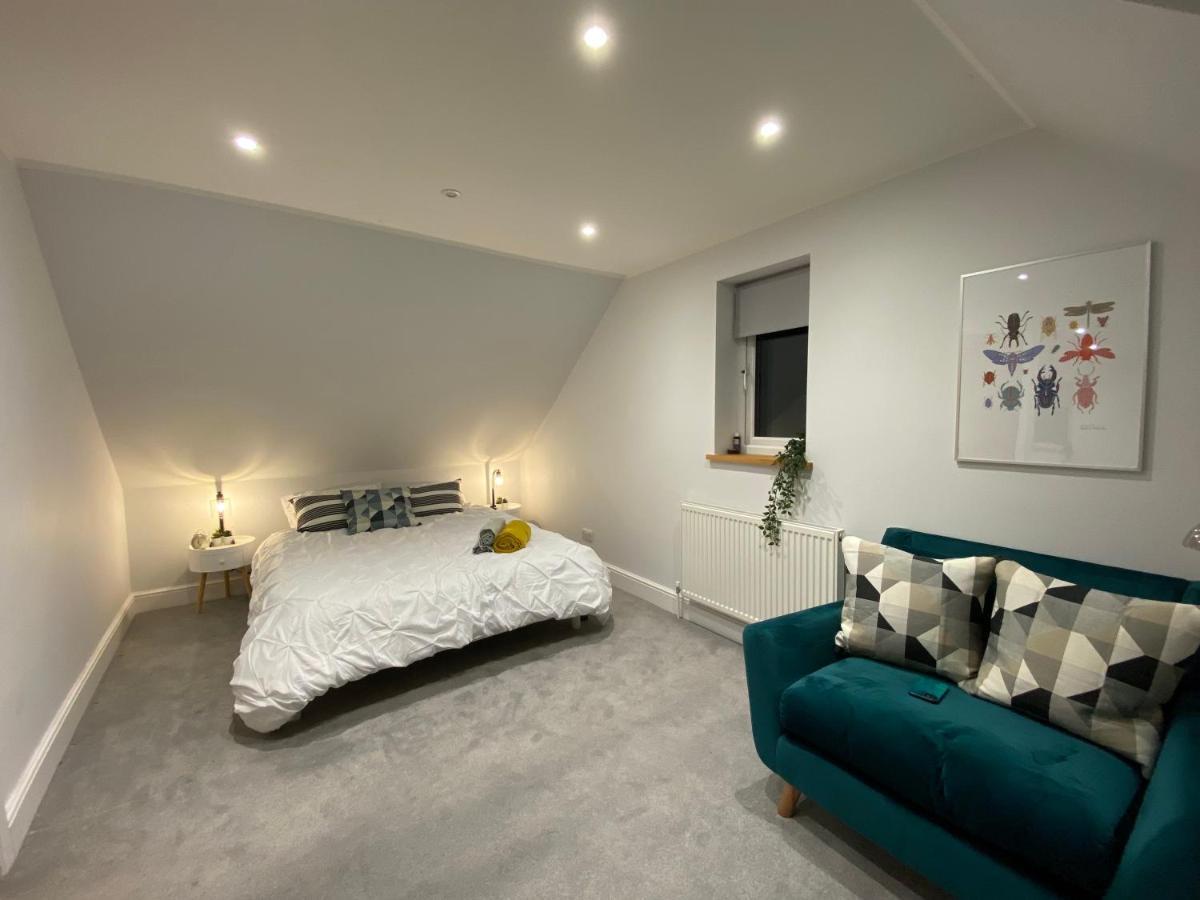 Unique Luxury Detached Apartment In Windsor That Sleeps 4 Exterior foto